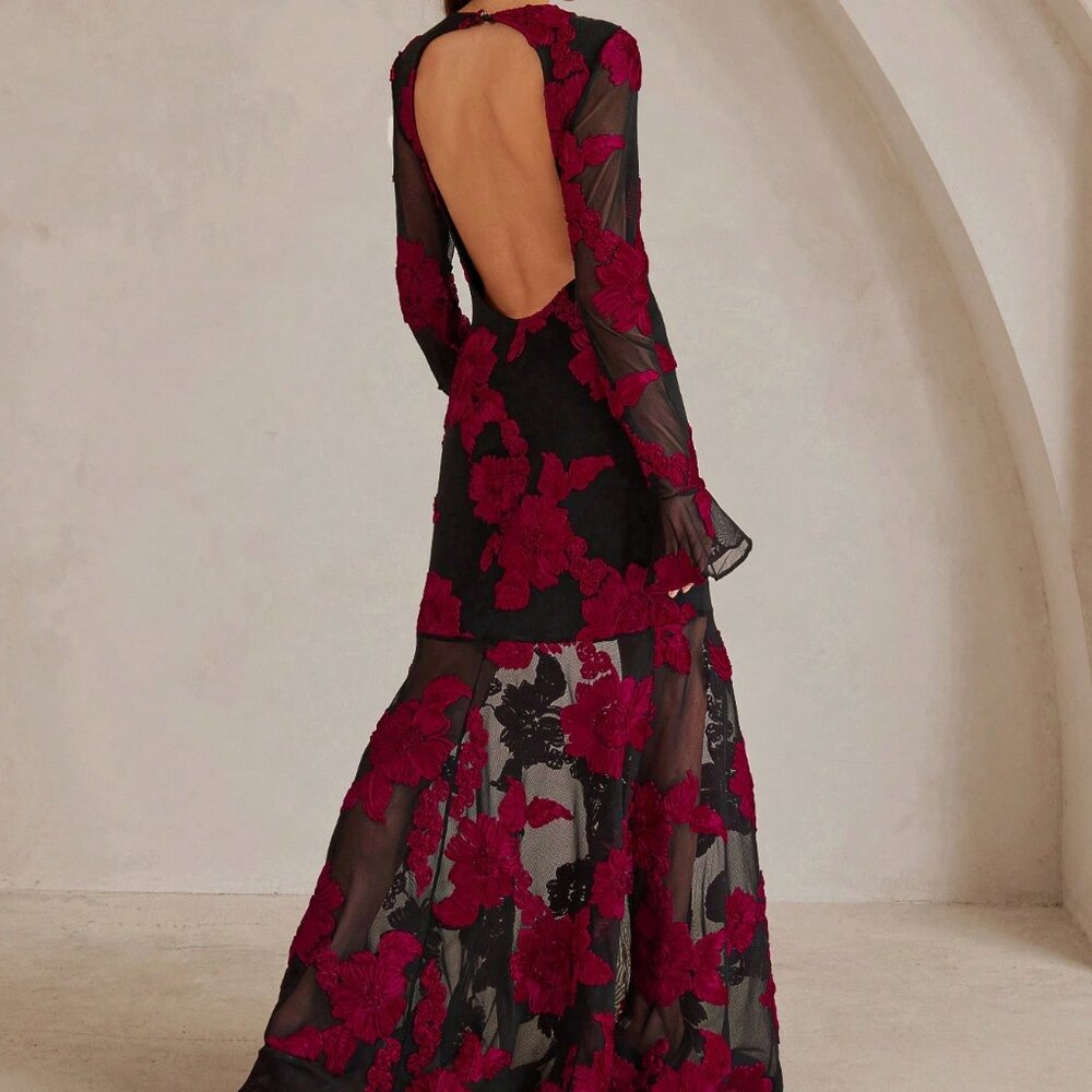Red Romantic Elegant Women's Floral Embroidered Maxi Dress - Picture 4 of 11